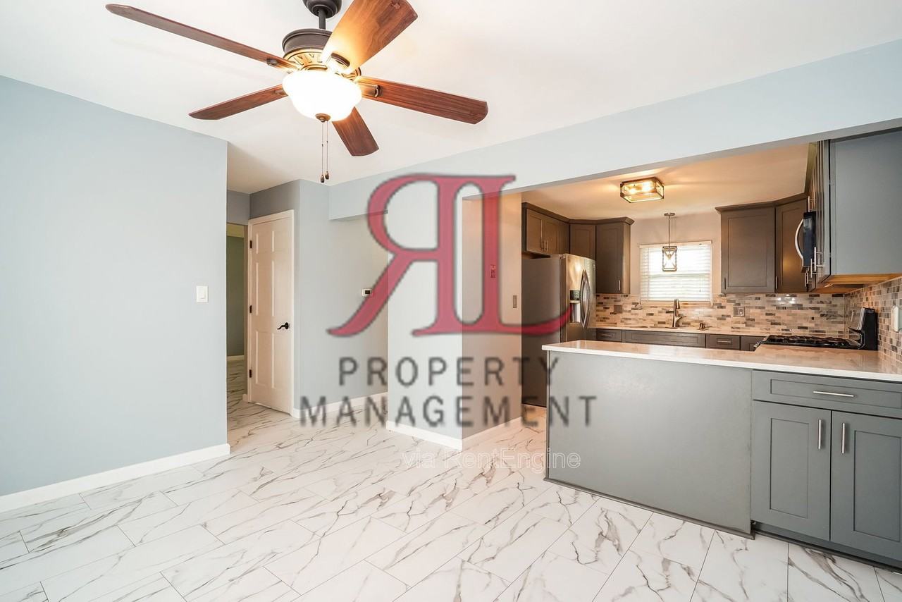 3501 Woodlawn Ave - Photo 5 of 22