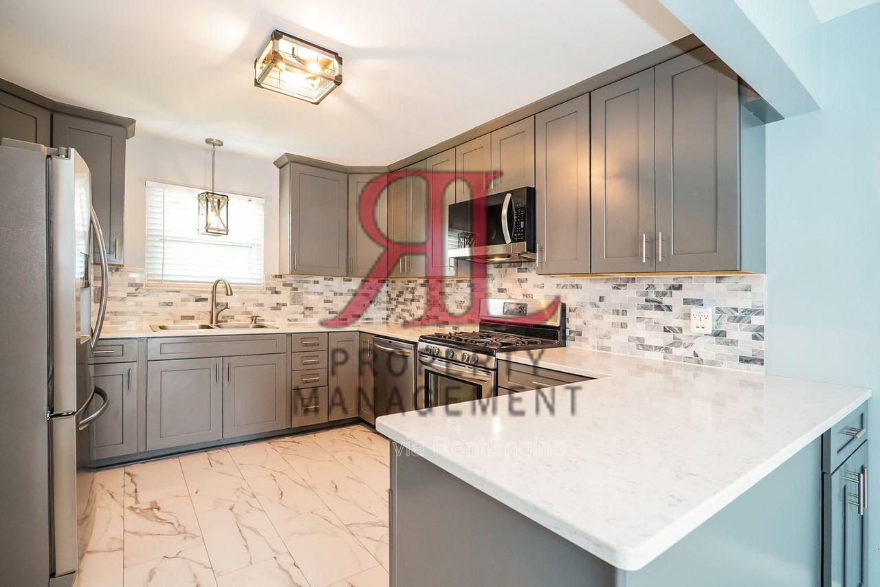 3501 Woodlawn Ave - Photo 7 of 22