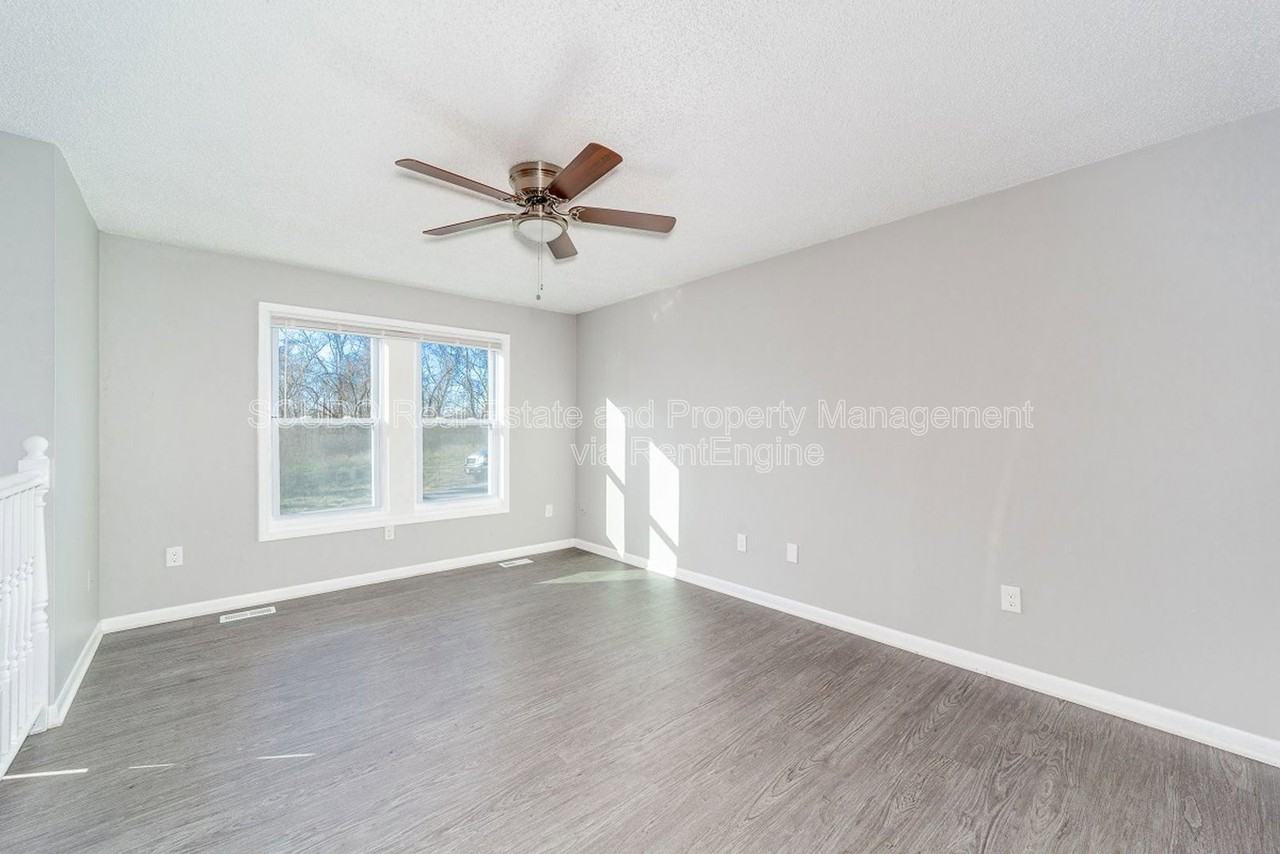 3711 N Lydia Ave - Photo 5 of 24