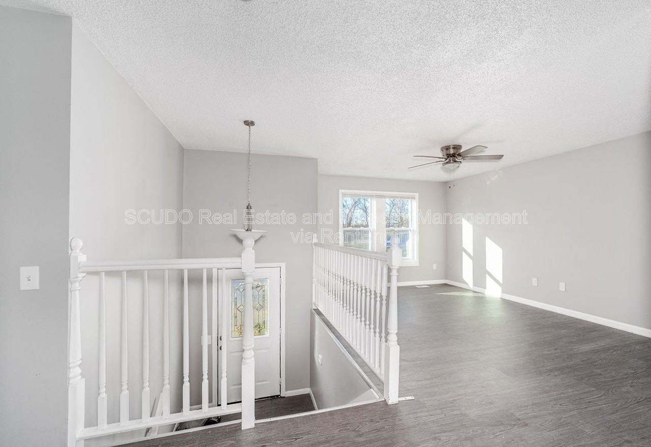 3711 N Lydia Ave - Photo 7 of 24