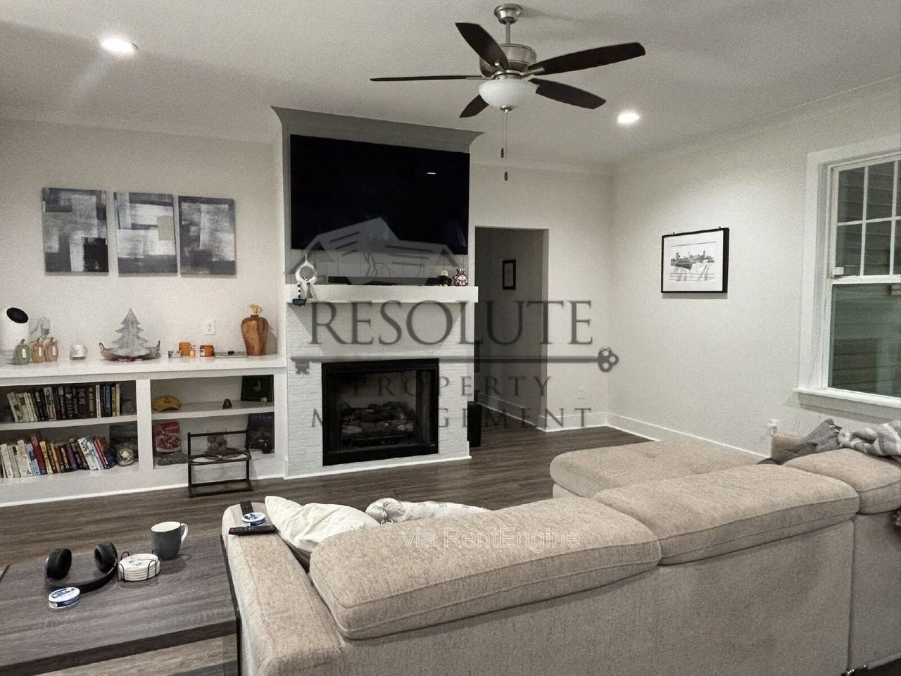 60 Satinwing Ct - Photo 3 of 15