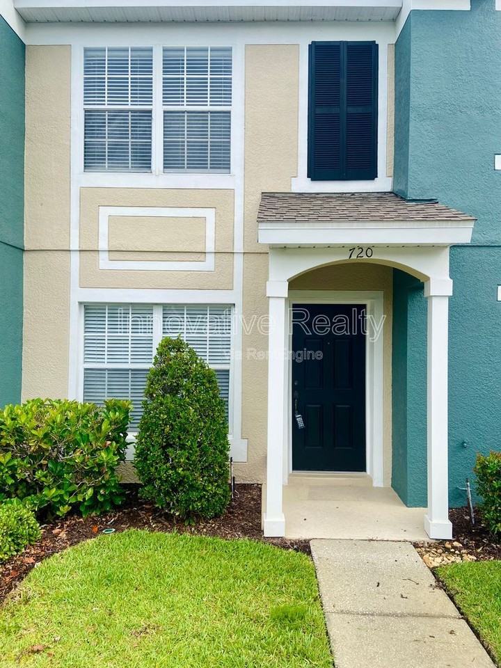 720 Shropshire Loop - Photo 2 of 21