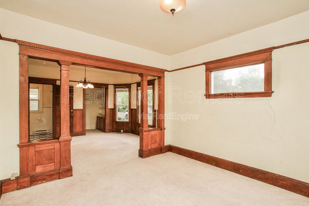 1320 S 9th St - Photo 6 of 19