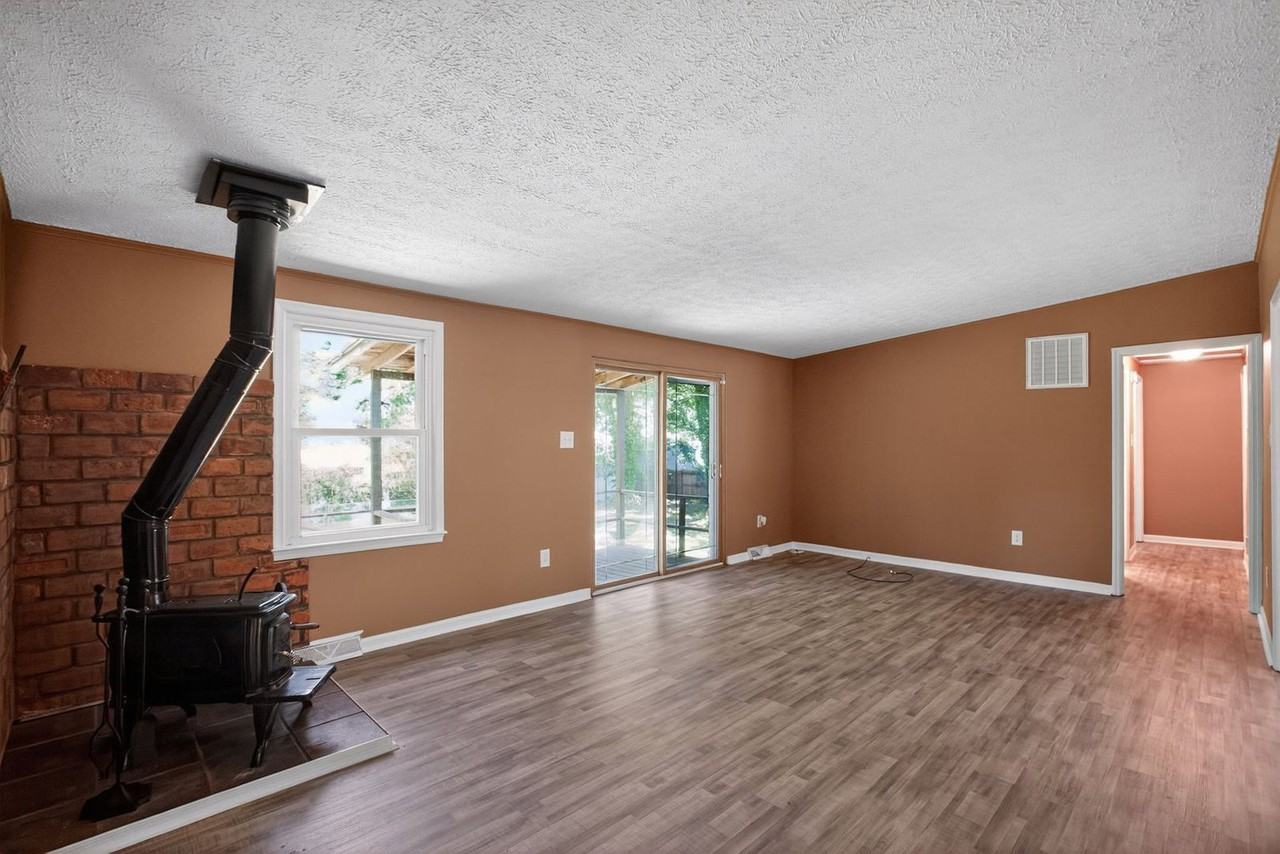 22929 Town Creek Dr - Photo 5 of 15