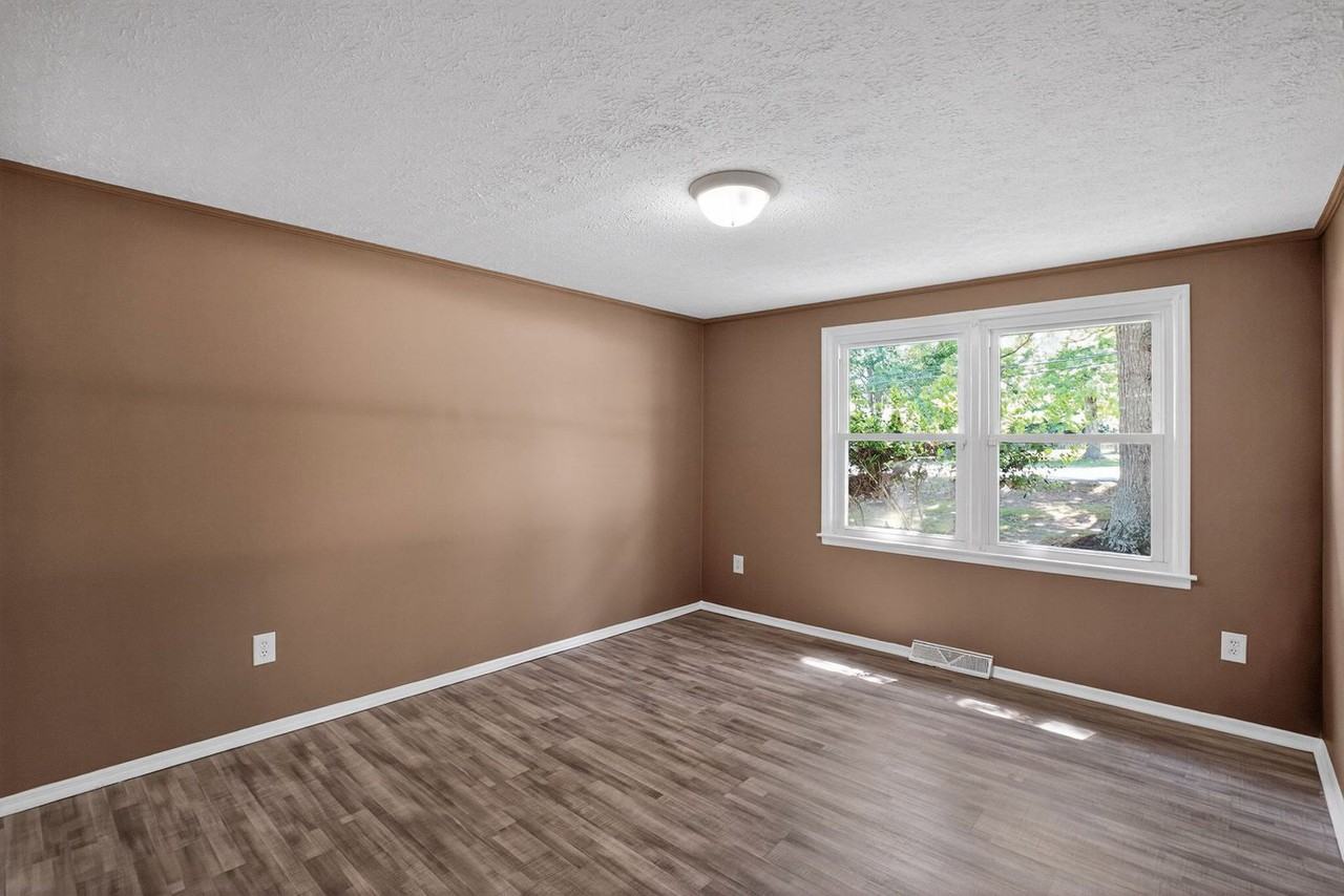22929 Town Creek Dr - Photo 7 of 15