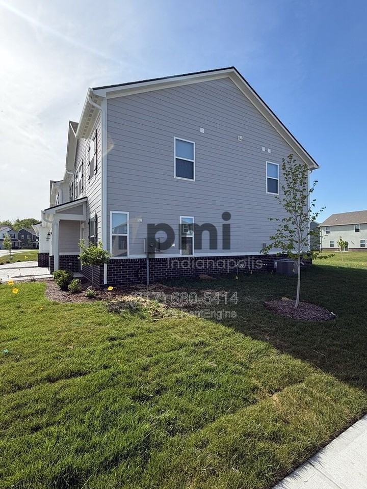 2948 Woods Edge Dr - Photo 3 of 48