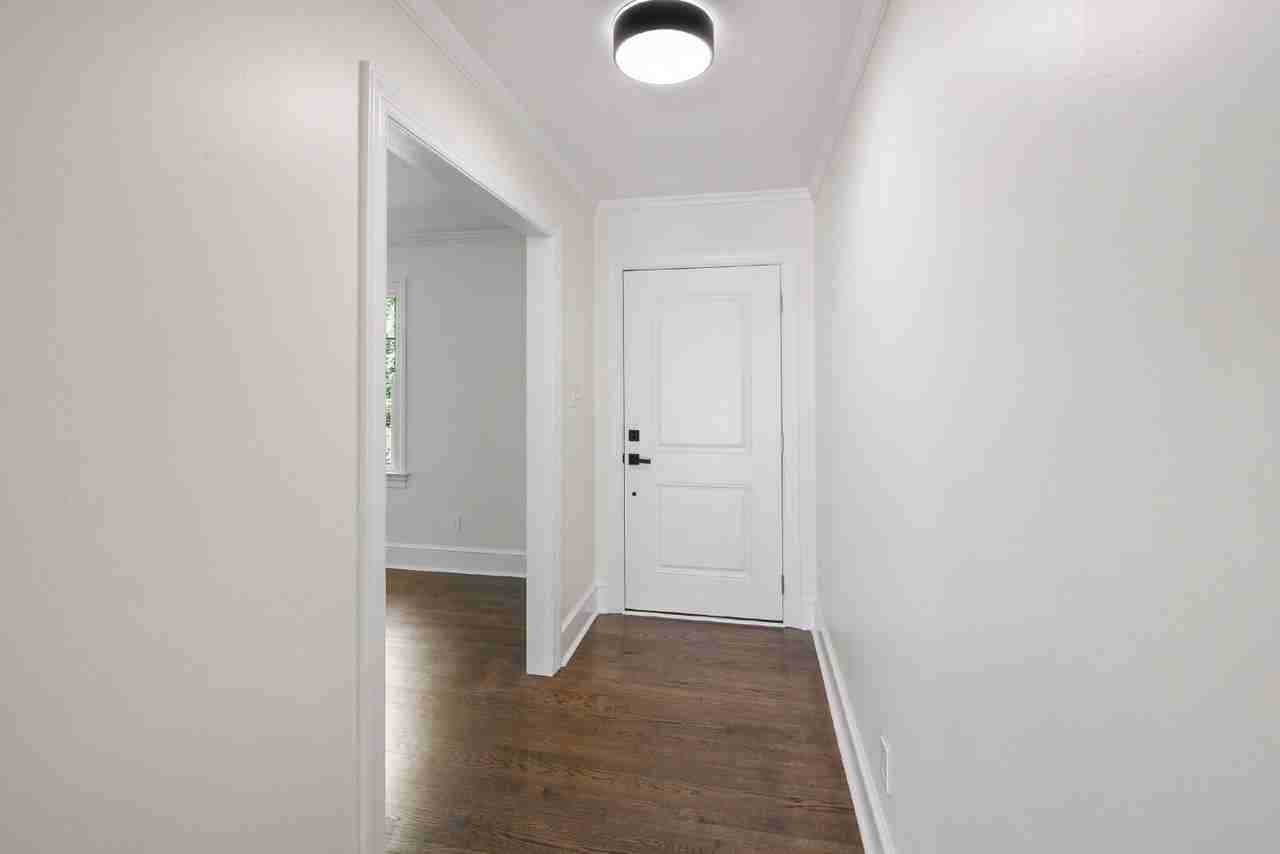 4621 Woodridge Dr - Photo 3 of 27