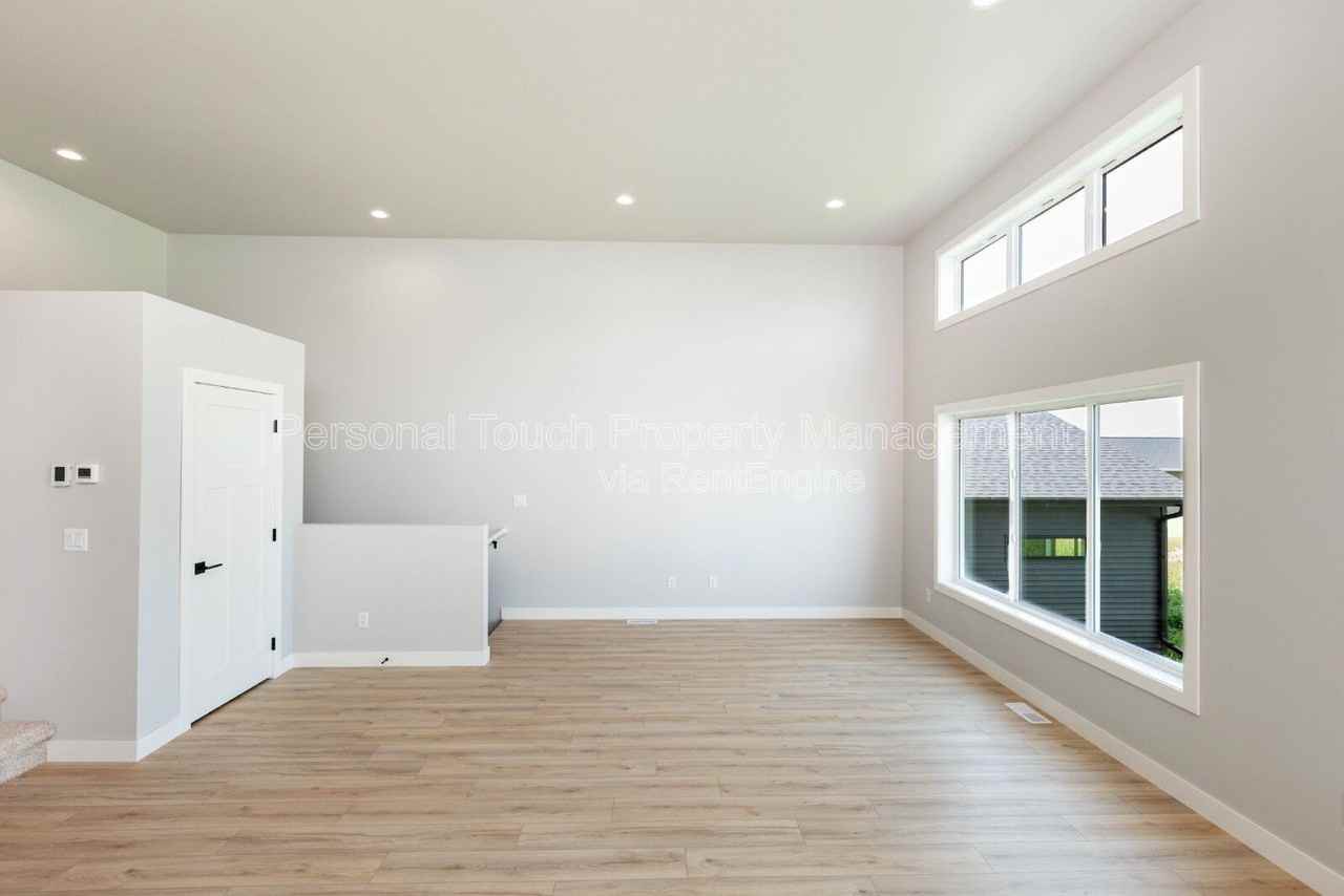 6733 67th Ave S - Photo 5 of 15
