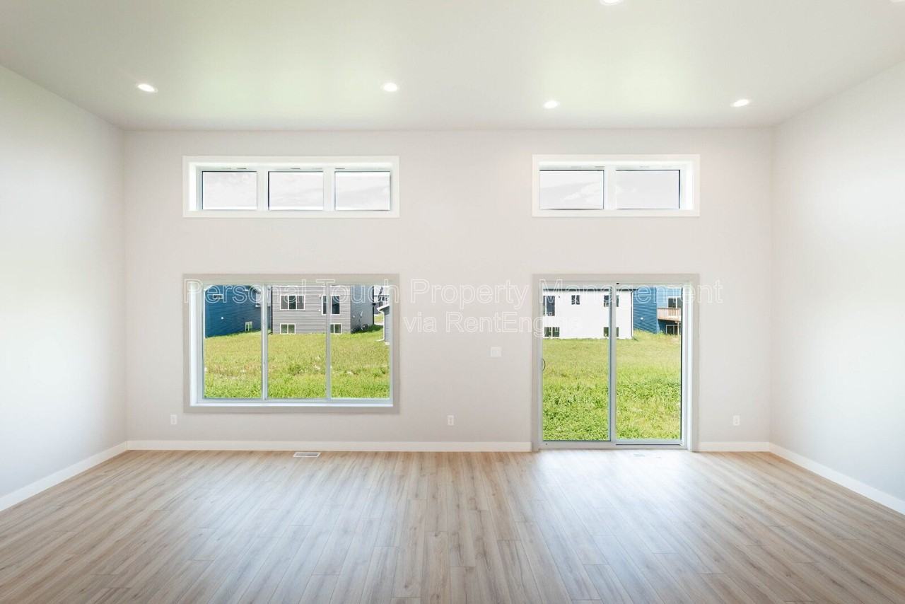 6733 67th Ave S - Photo 6 of 15