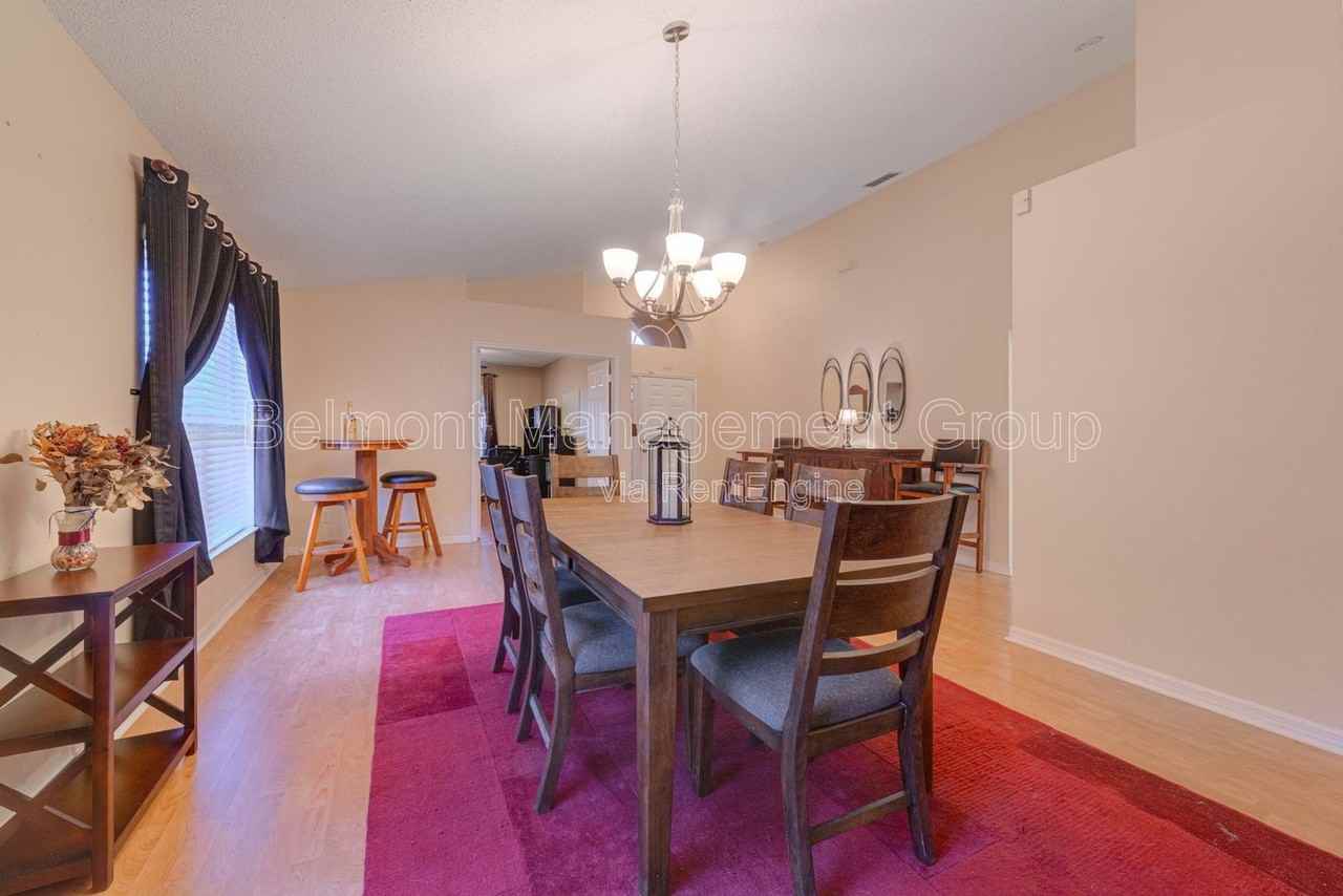 1439 Sunningdale Way - Photo 7 of 31