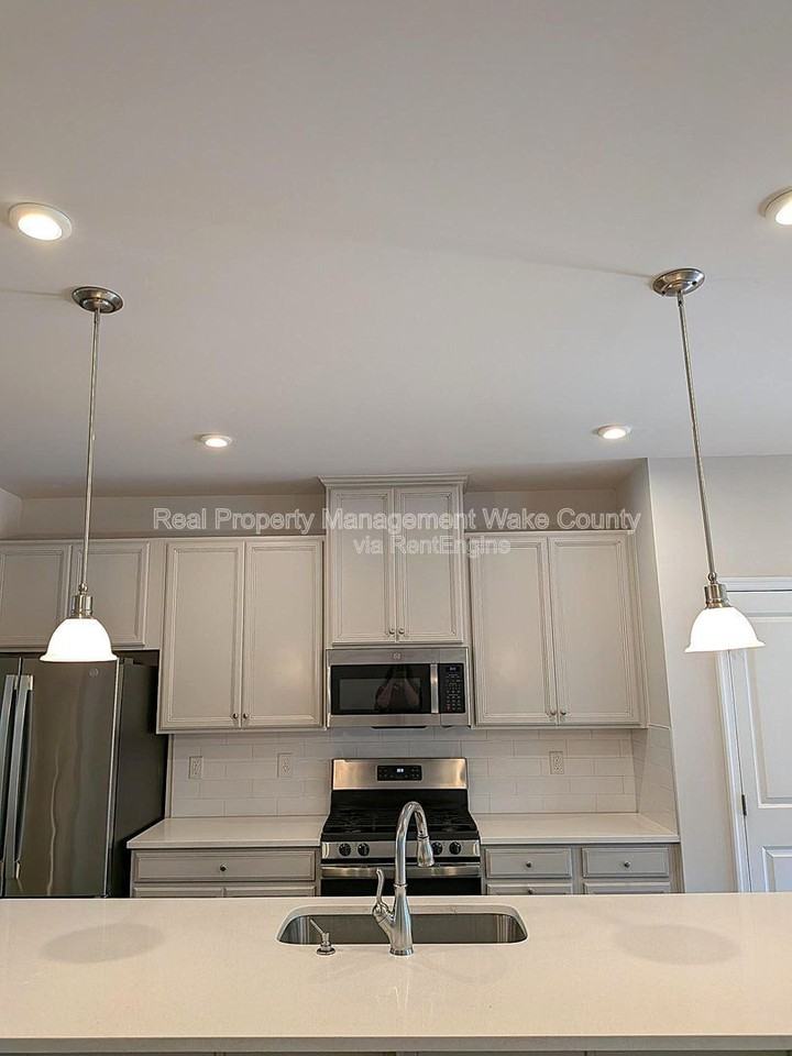 6608 Pathfinder Way - Photo 2 of 29