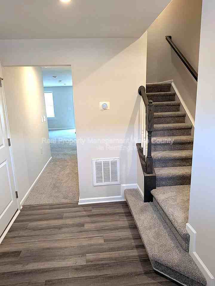 6608 Pathfinder Way - Photo 7 of 29