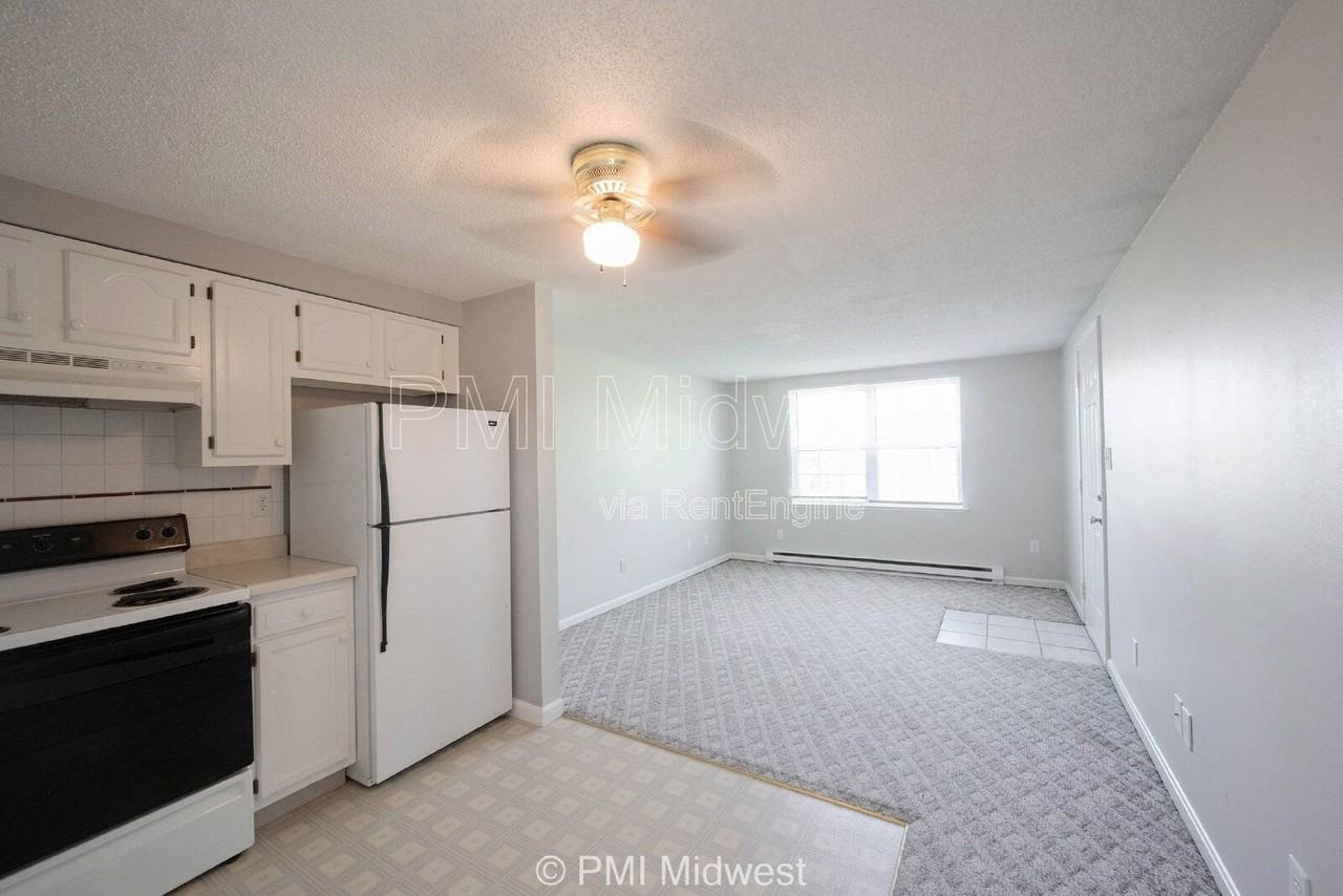 1710 S Market St - Photo 7 of 18