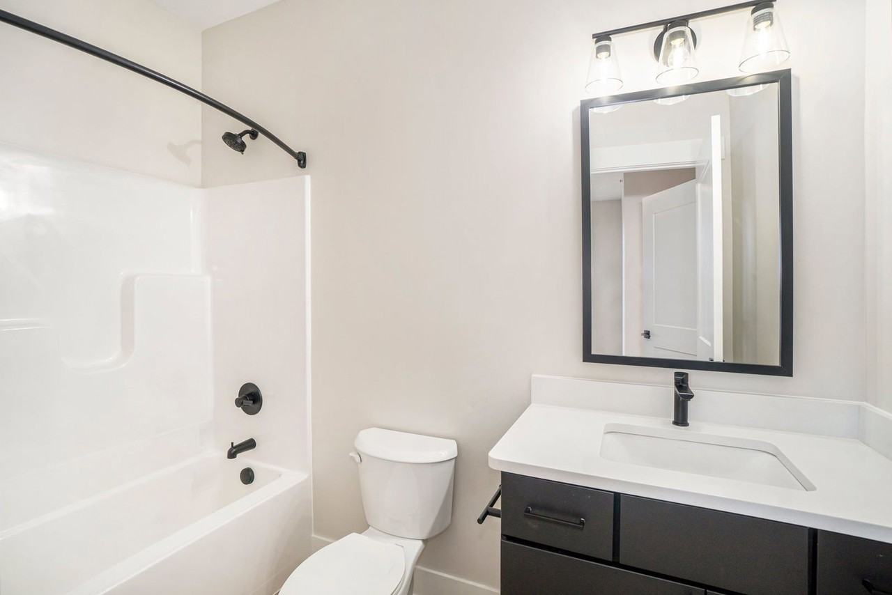 5477 32nd Ave #202 - Photo 4 of 31