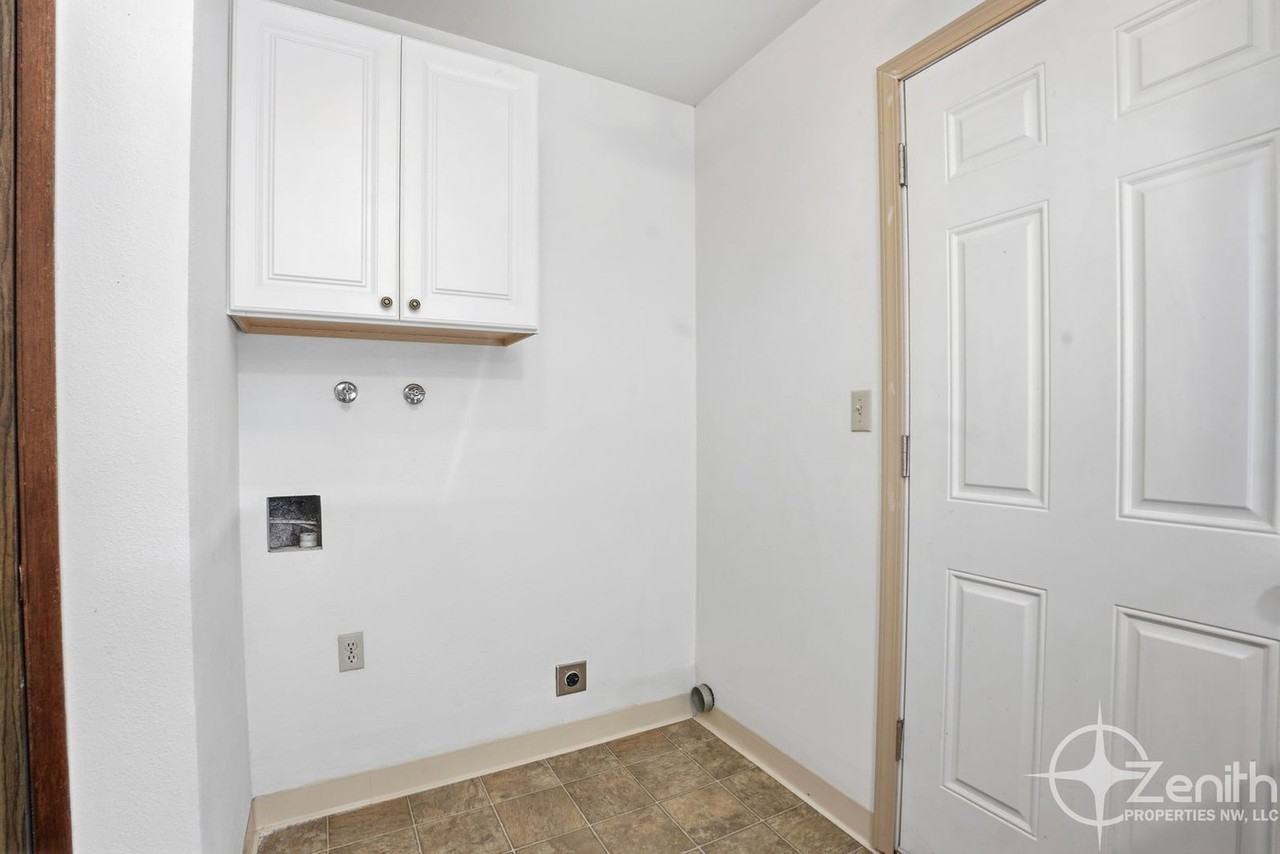 166 Virginia St #B - Photo 6 of 24