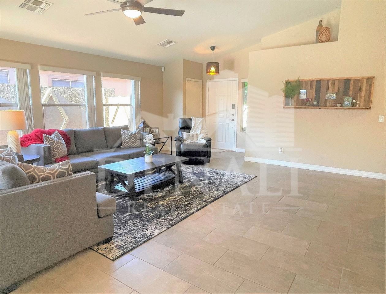 1506 N Sierra Hts - Photo 4 of 20