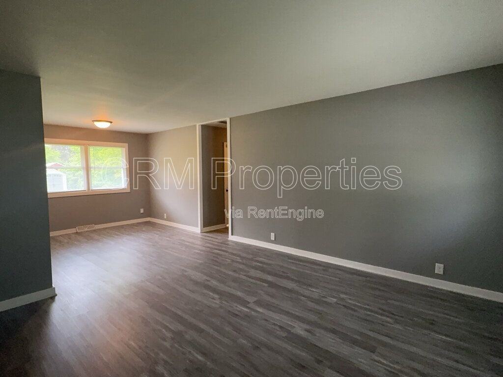 3413 N Milton St - Photo 2 of 23