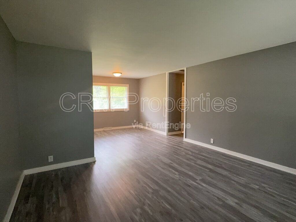 3413 N Milton St - Photo 3 of 23
