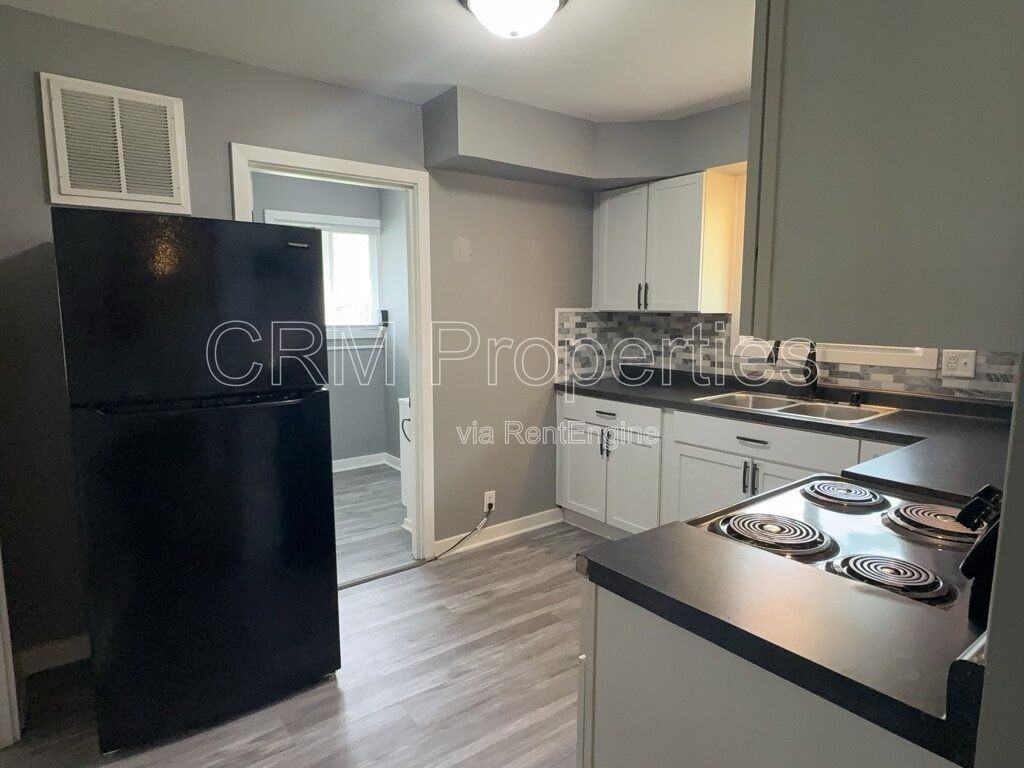 3413 N Milton St - Photo 7 of 23