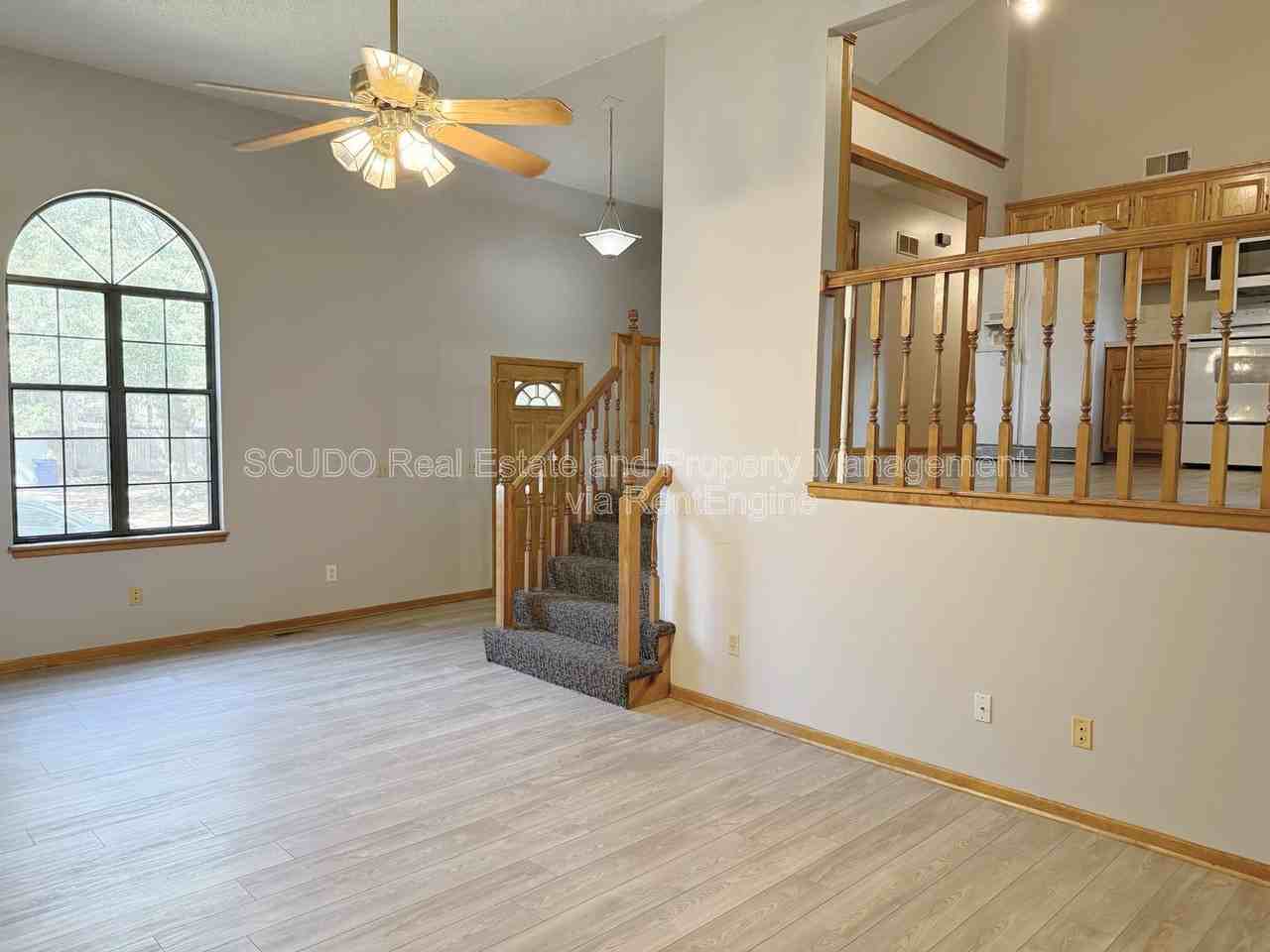 2109 Se 2nd Ter - Photo 2 of 12