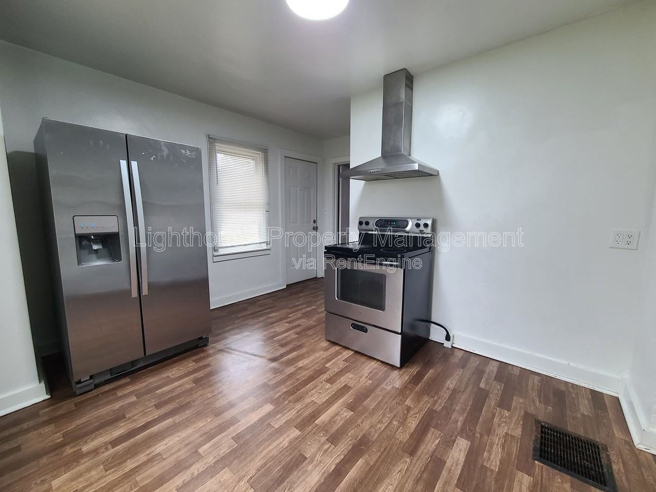 1387 Hurd Ave - Photo 4 of 20