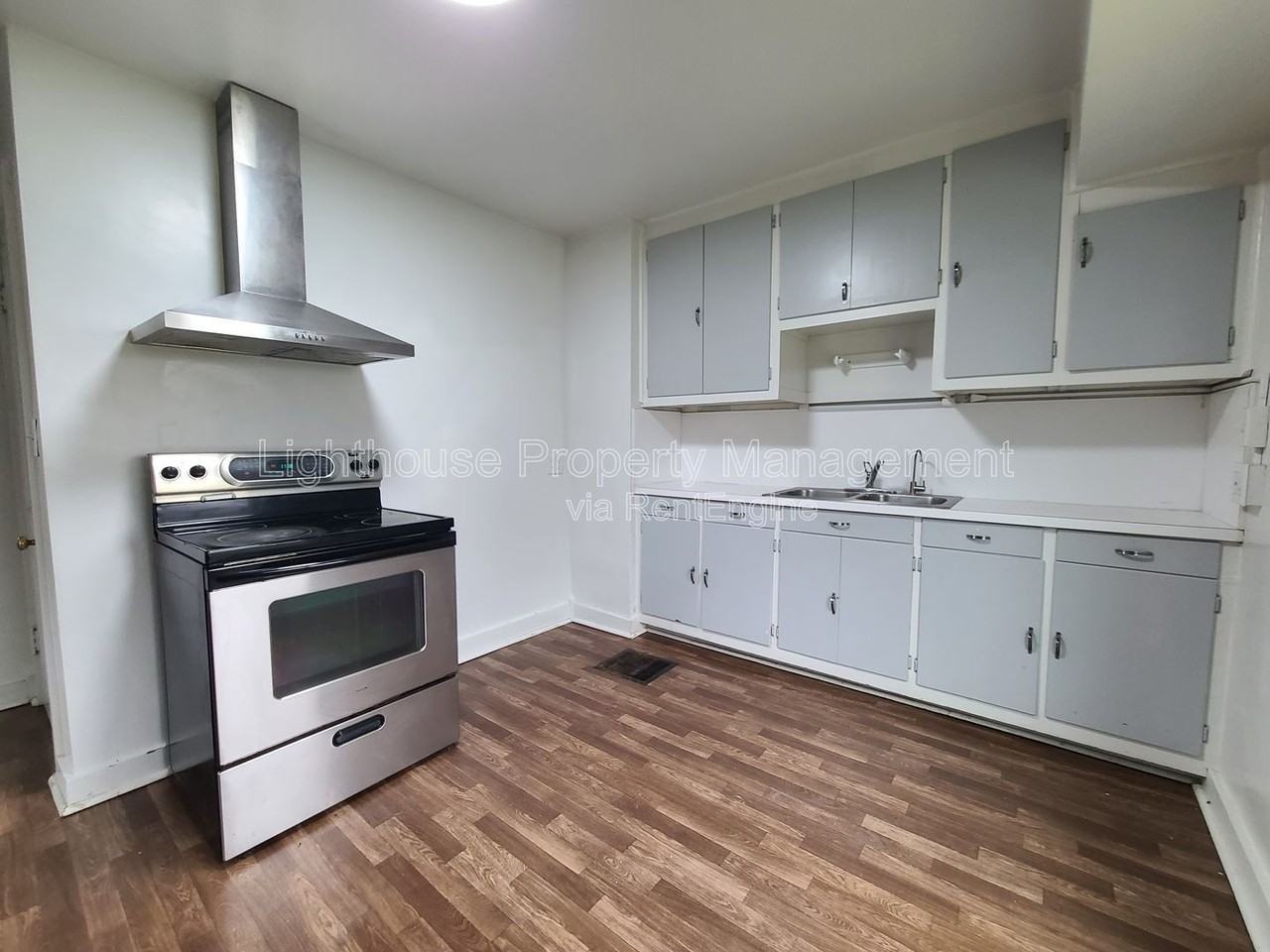 1387 Hurd Ave - Photo 5 of 20