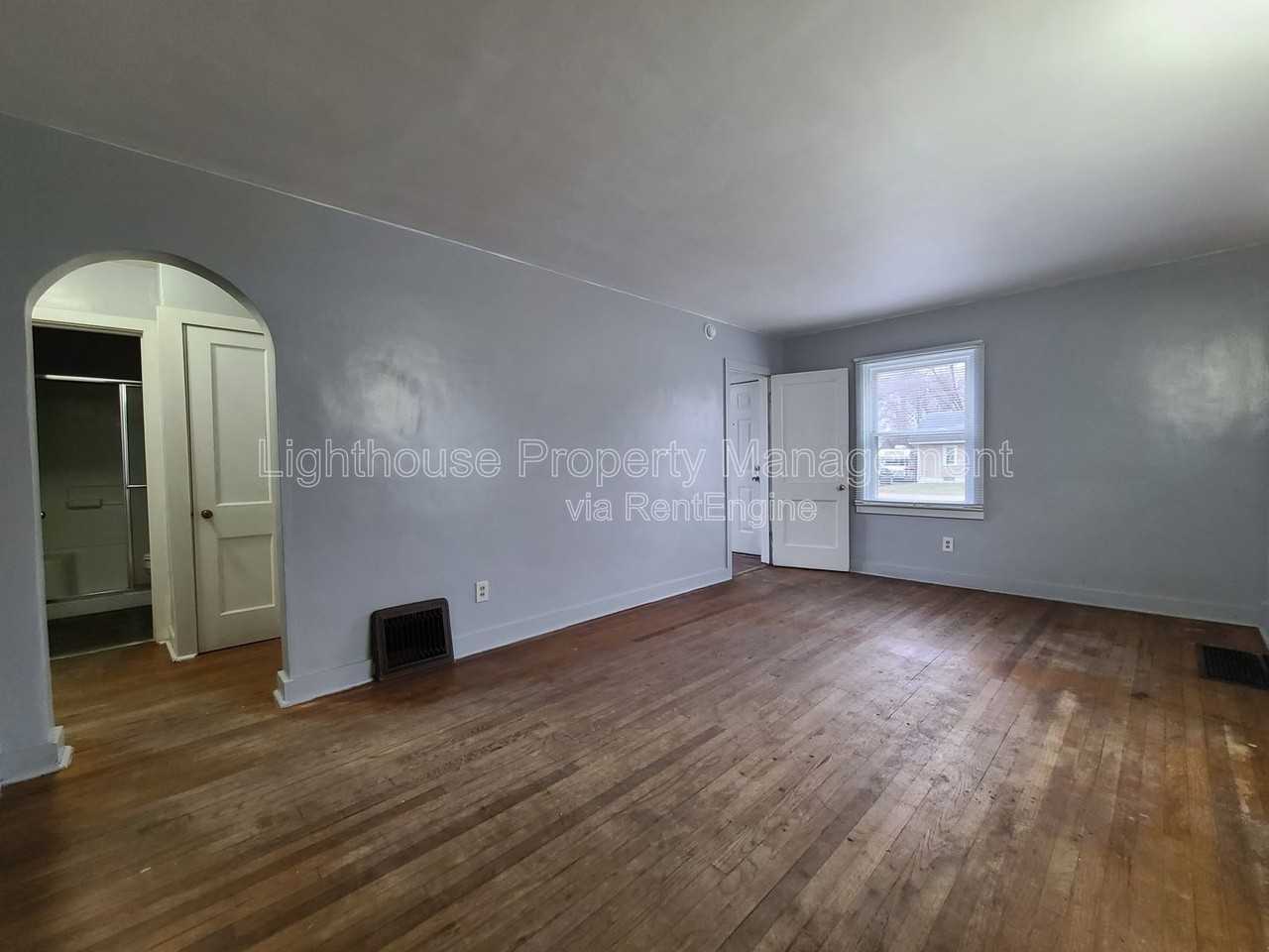 1387 Hurd Ave - Photo 7 of 20
