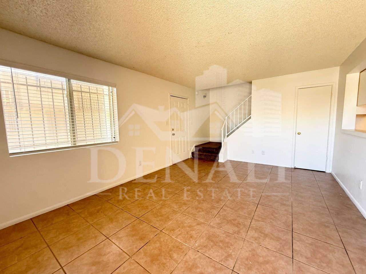 4006 S 44th St - Photo 2 of 16
