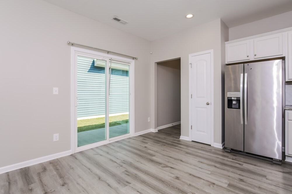 257 E Wilson St - Photo 6 of 16