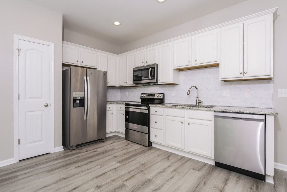 257 E Wilson St - Photo 7 of 16
