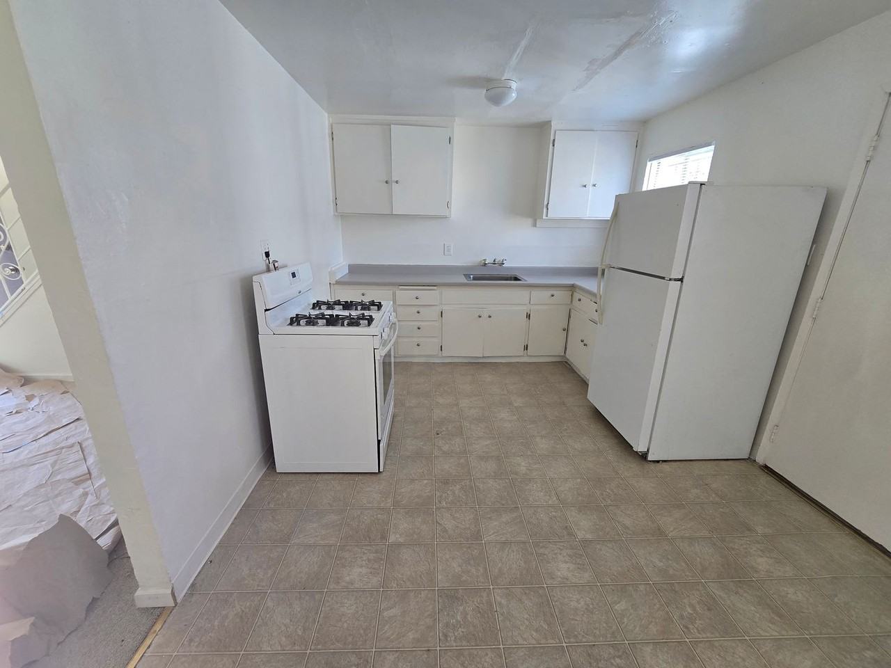 418 C Street - Photo 3 of 14