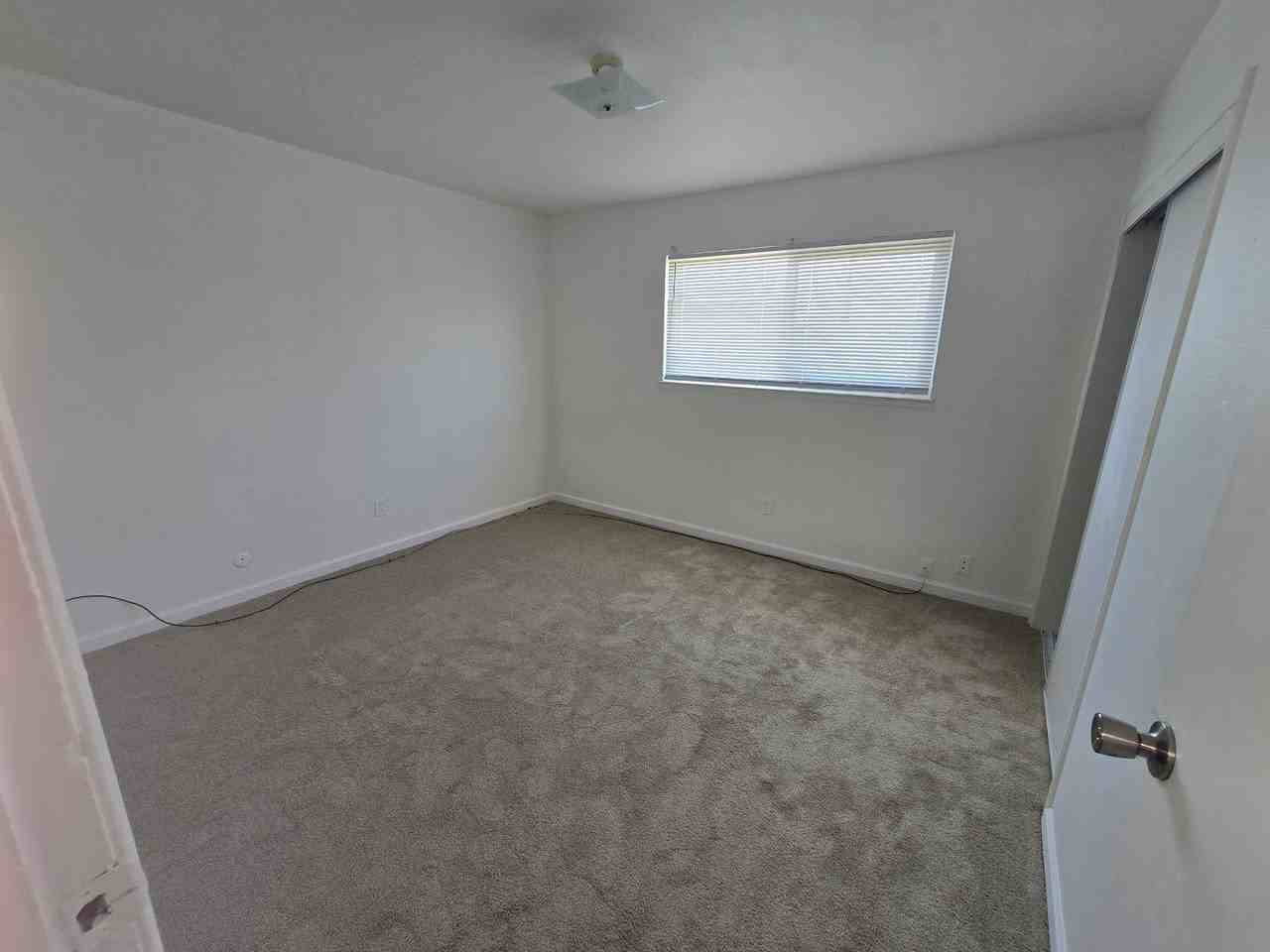 418 C Street - Photo 5 of 14