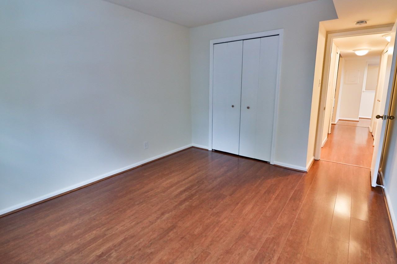 13 Pickering Ct #102 - Photo 3 of 25