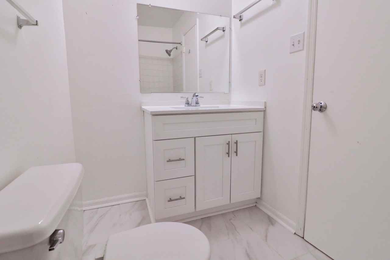 13 Pickering Ct #102 - Photo 3 of 25