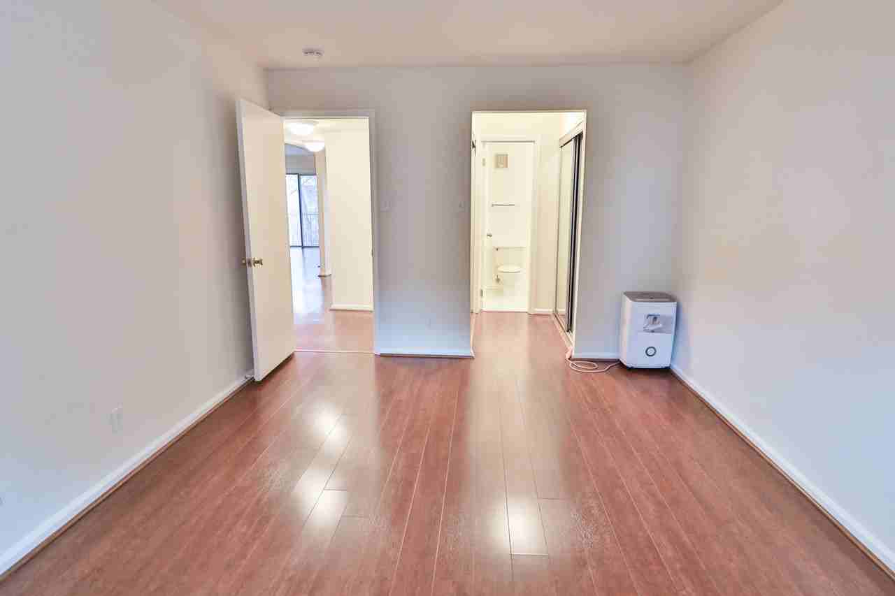 13 Pickering Ct #102 - Photo 4 of 25