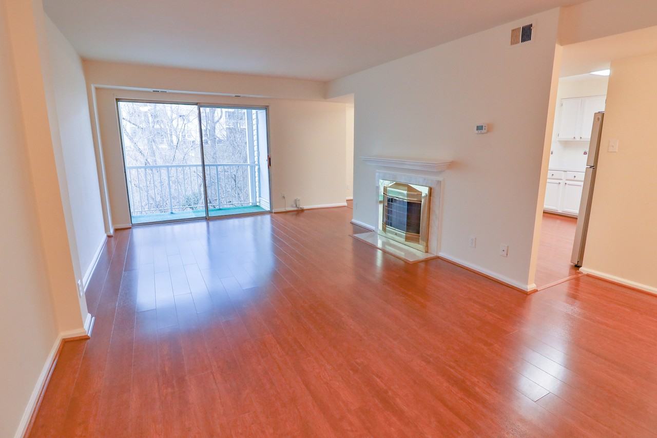 13 Pickering Ct #102 - Photo 7 of 25