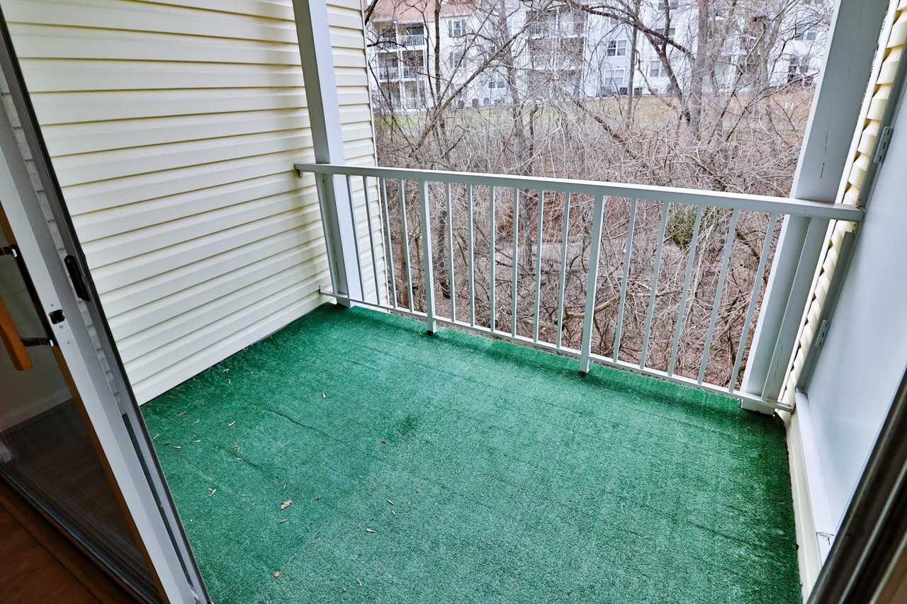 13 Pickering Ct #102 - Photo 4 of 25
