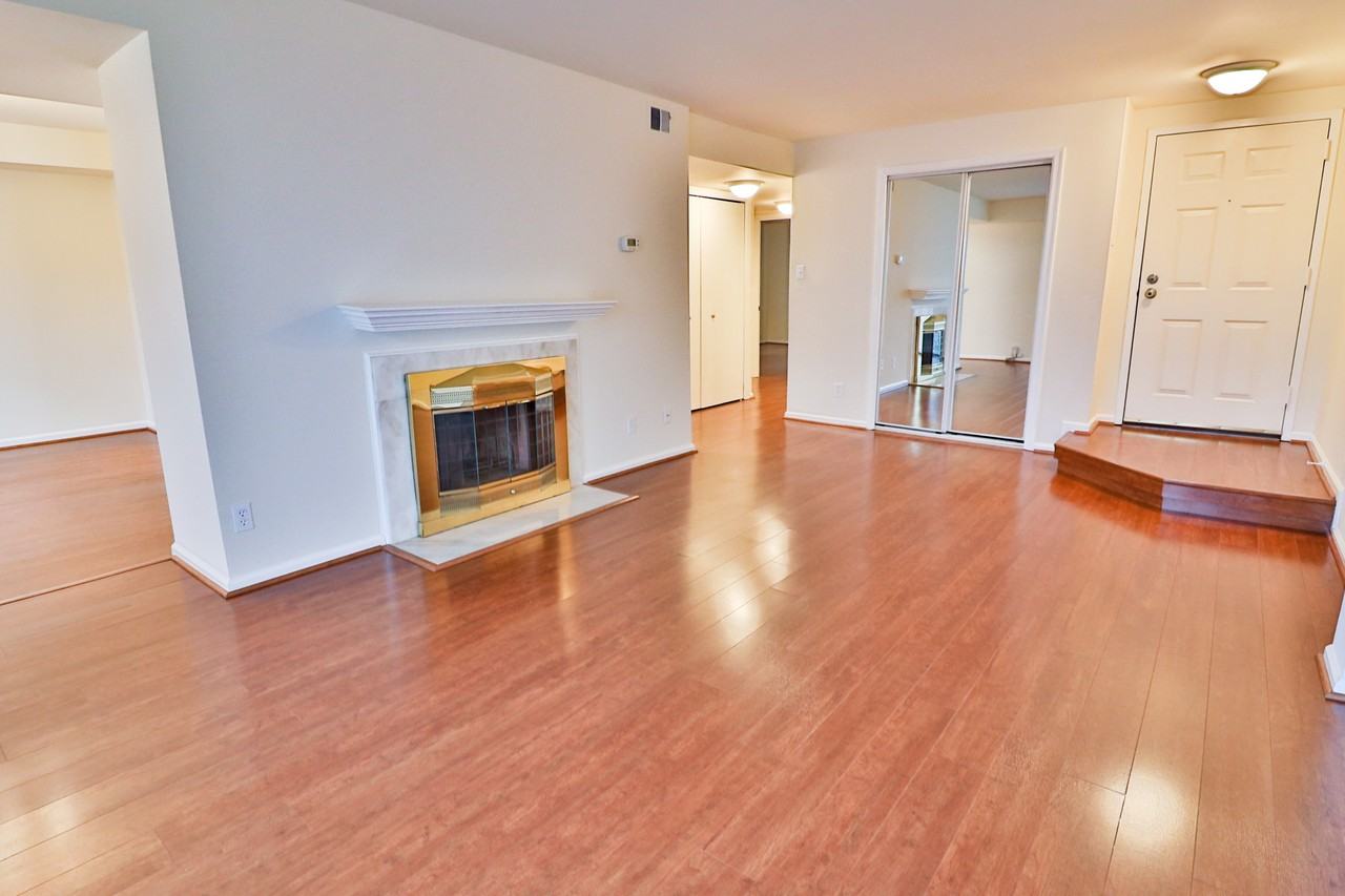 13 Pickering Ct #102 - Photo 5 of 25