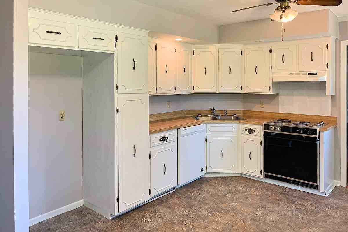 105 Morris Dr - Photo 3 of 10