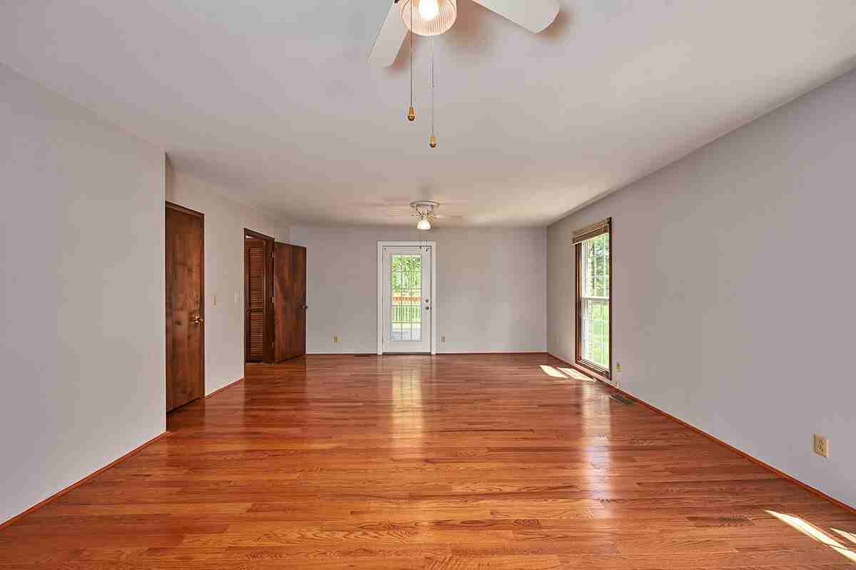 105 Morris Dr - Photo 4 of 10