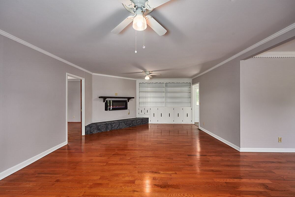 105 Morris Dr - Photo 6 of 10