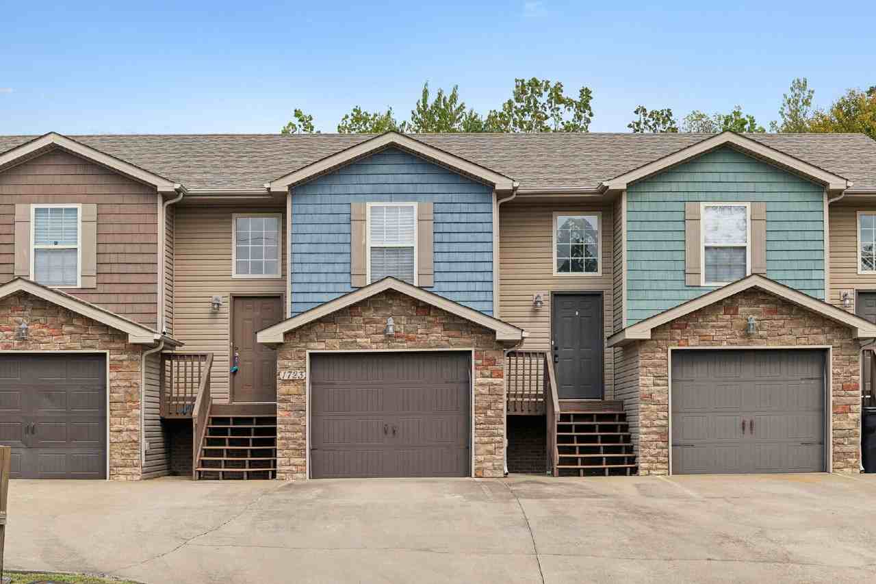 1723 Thistlewood Dr Apt A - Photo 4 of 31