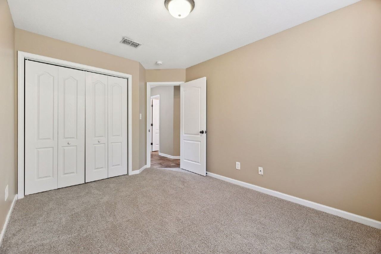 1723 Thistlewood Dr Apt A - Photo 7 of 31