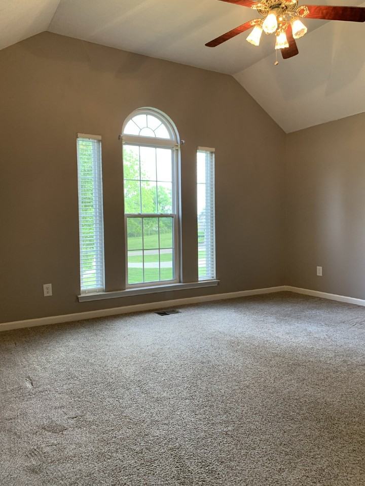 1274 Cromwell Ct - Photo 5 of 13