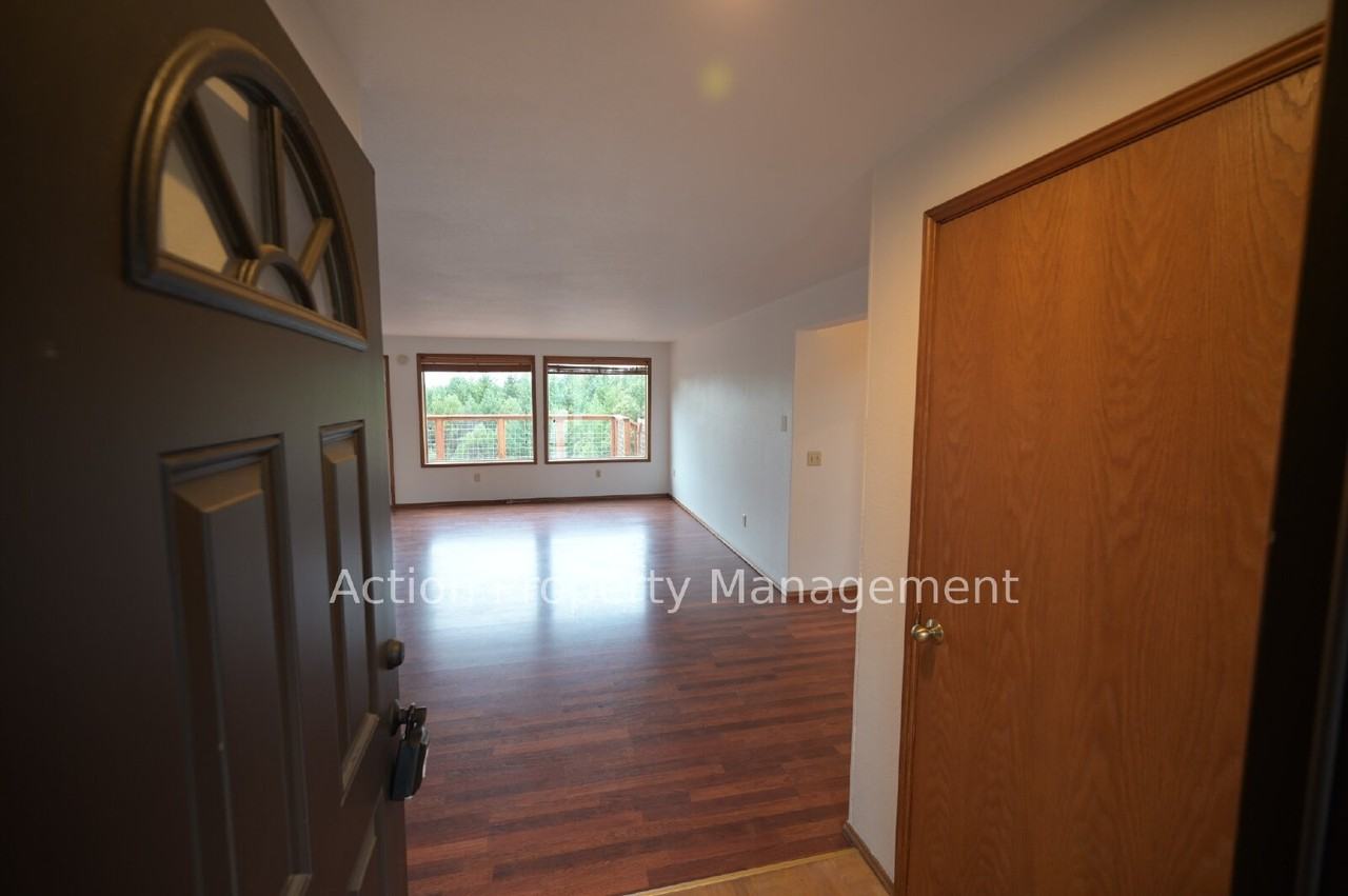 40 Brittany Ln - Photo 2 of 28