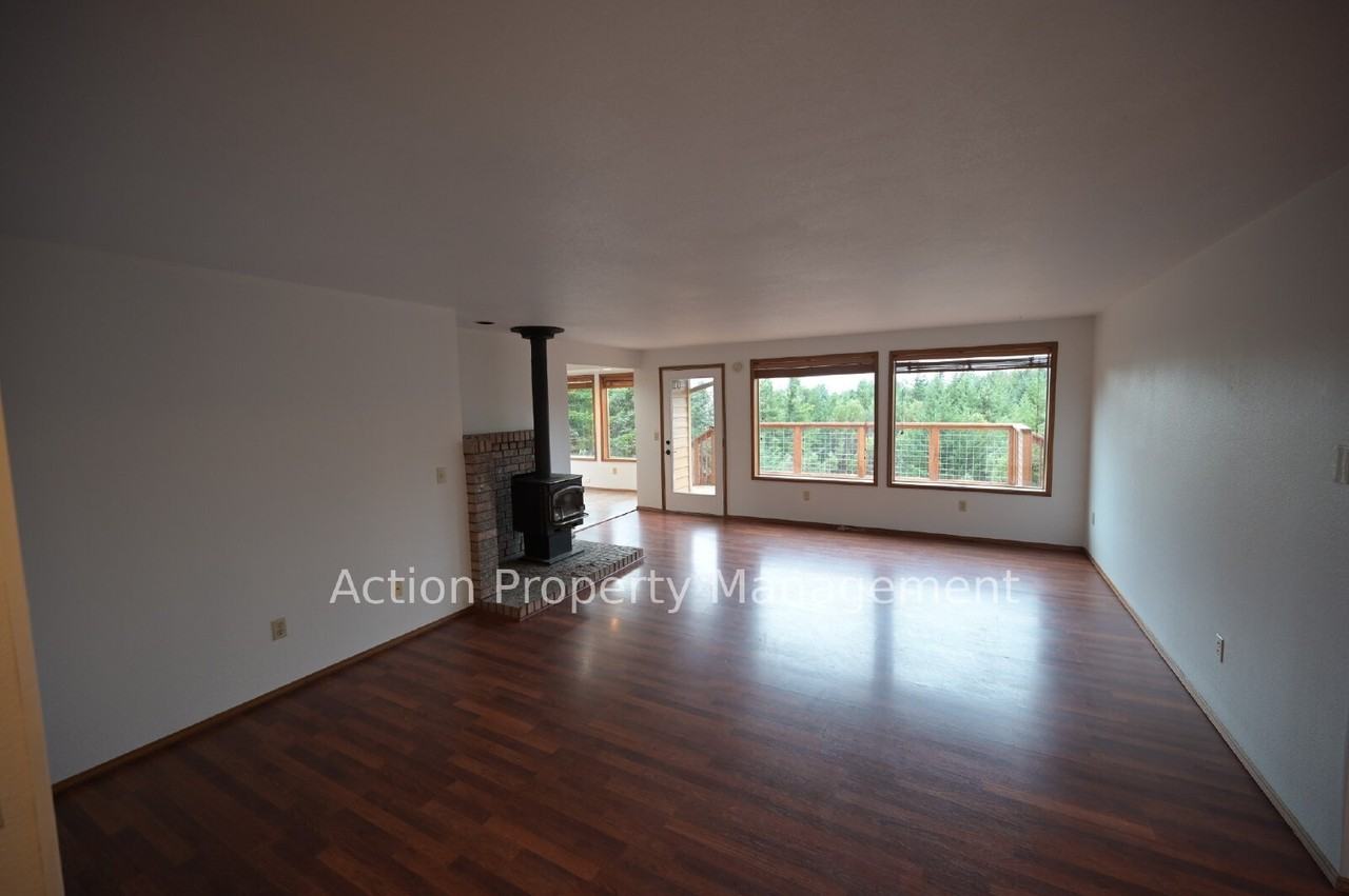 40 Brittany Ln - Photo 3 of 28