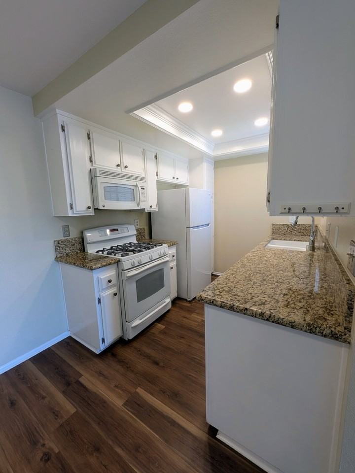 1131 Packers Cir - Photo 5 of 18