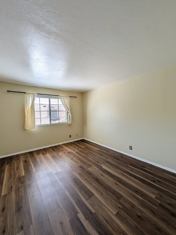 1131 Packers Cir - Photo 7 of 18