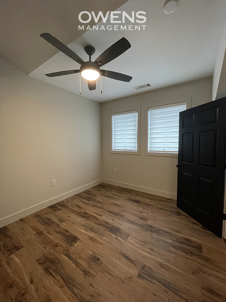 120 N Main St #B - Photo 3 of 11