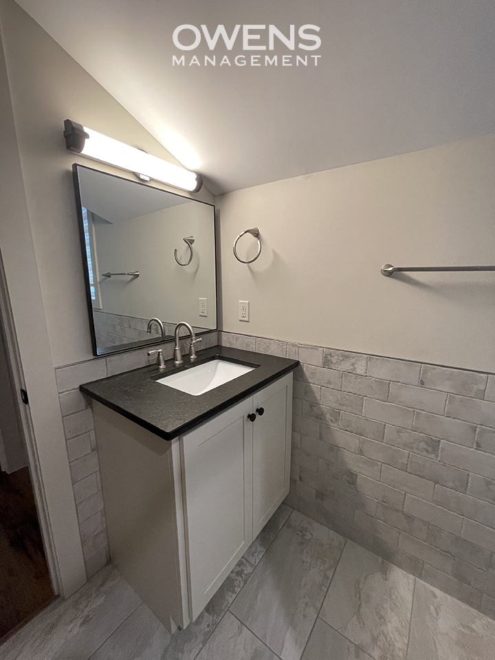 120 N Main St #B - Photo 6 of 11